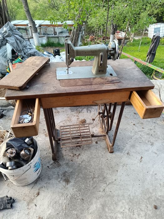 ШЕВНА машина  ретро