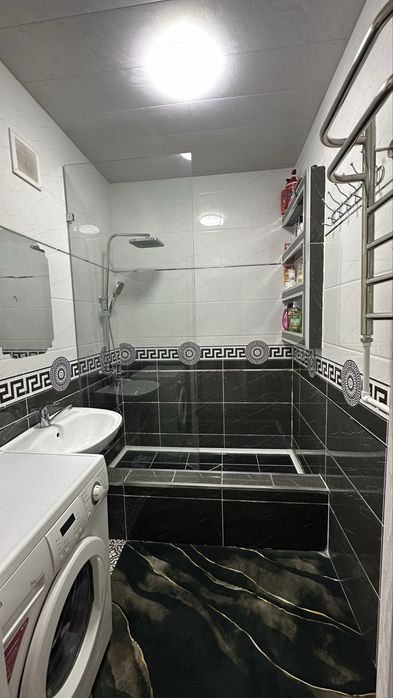 Сергели ЯнгиХаят 9 курилиш 2 хона уй сотилади