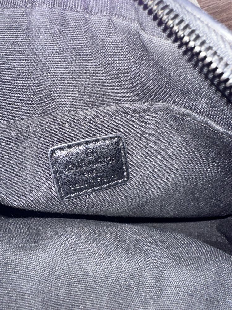 Черна чанта louis vuitton унисекс