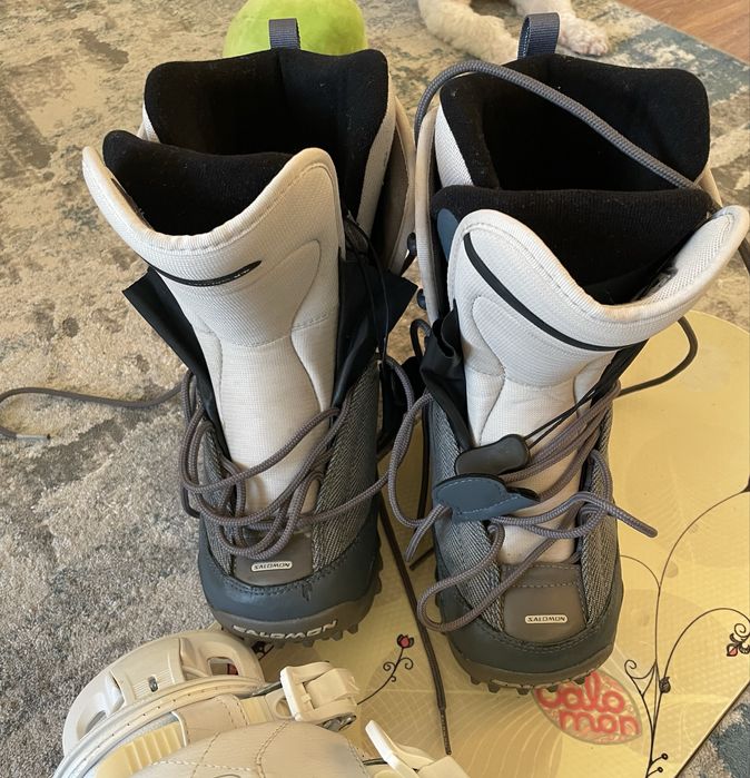 Boots marime 35/36,in stare foarte buna,mici semne datoatr legaturilor