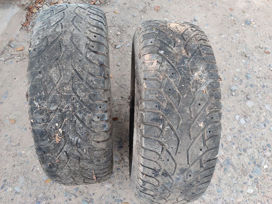 Продам две шины зима