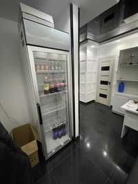 Витринный качественный холодильник