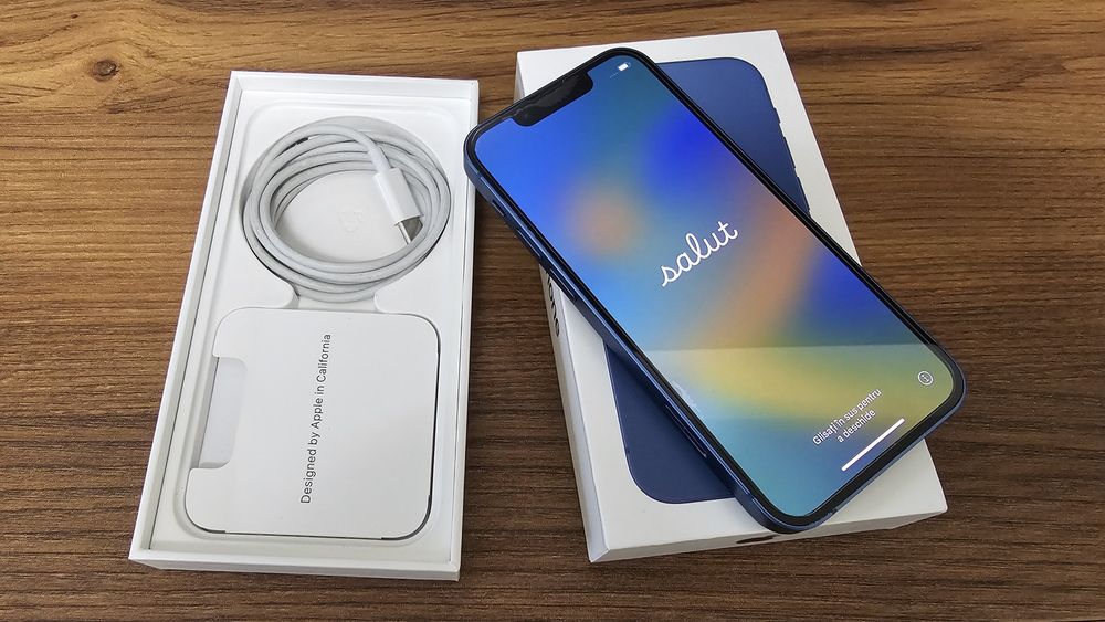 Vând iPhone 13 mini Blue – 128 GB