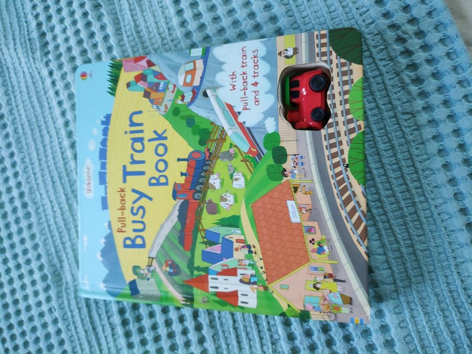 Vand cartea jucarie Busy Train Book