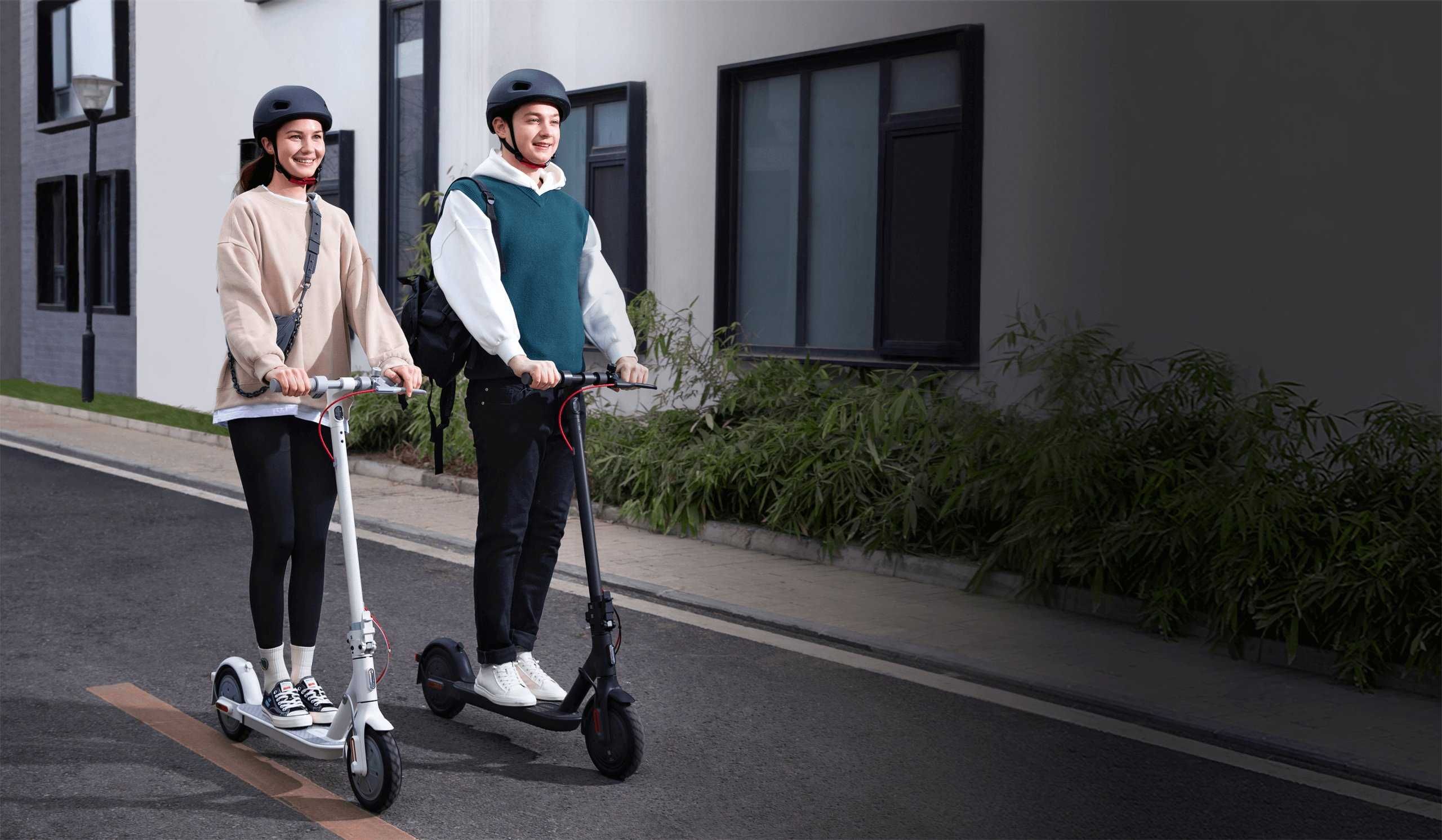 Электросамокат Xiaomi Mi Electric Scooter 3 Lite  черный цвет