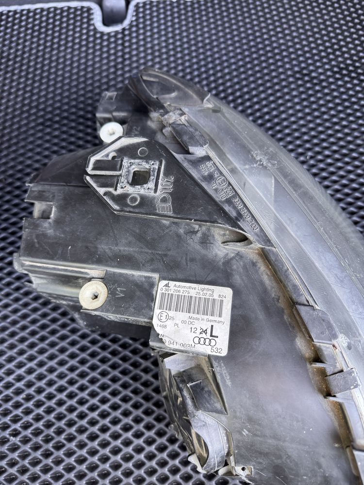 Far stânga Xenon Audi A3 8P (2003–2008)