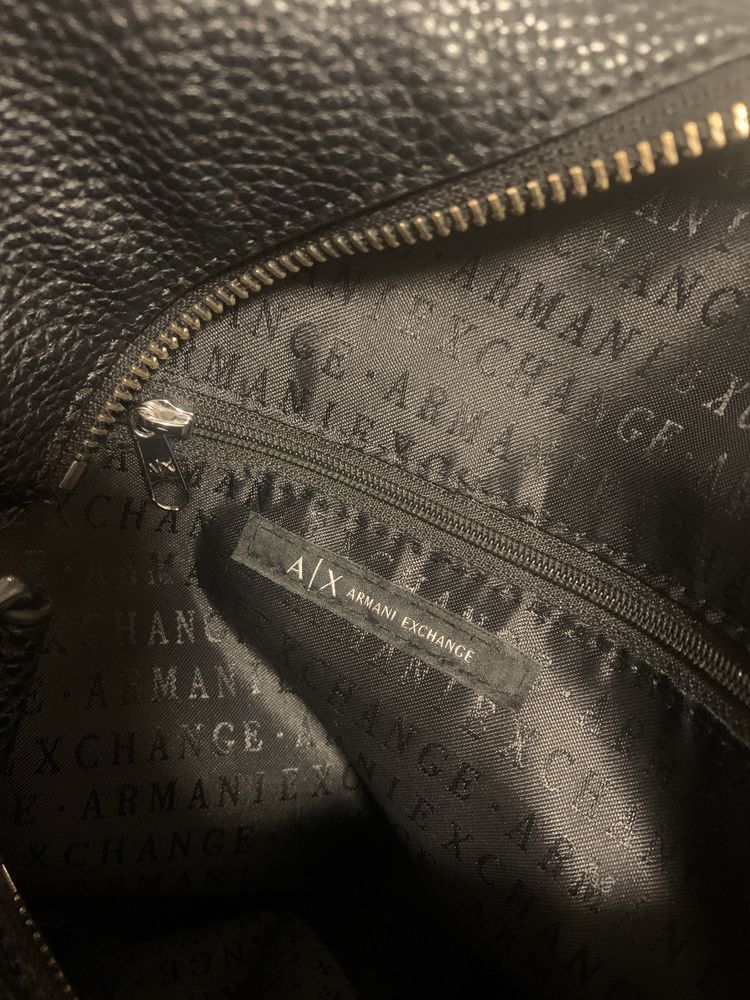 Черна чанта Armani Exchange