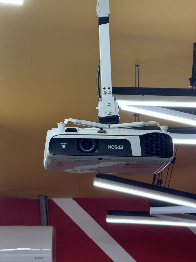 Продается проектор Epson EB-X51