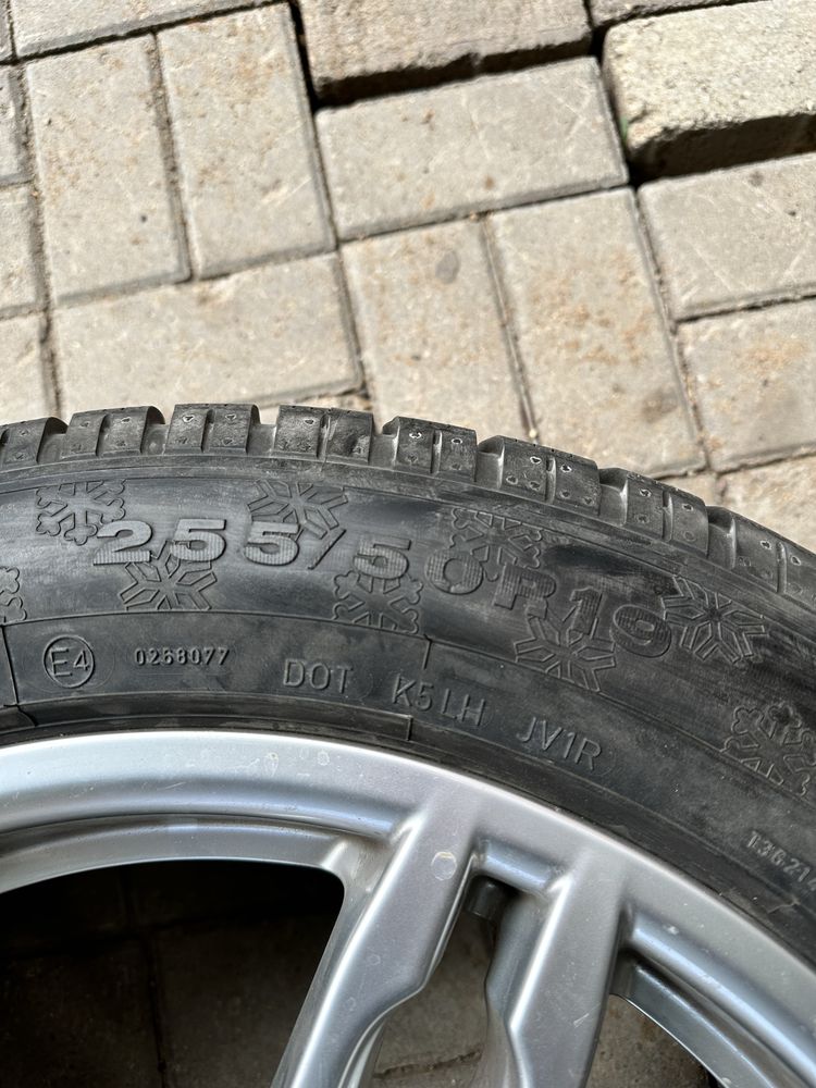 Комплект зимних шин с дисками Dunlop