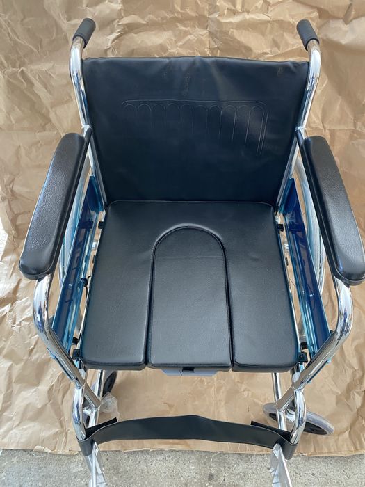 Fotoliu rulant/ carucior/ scaun cu rotile ortopedic cu olita