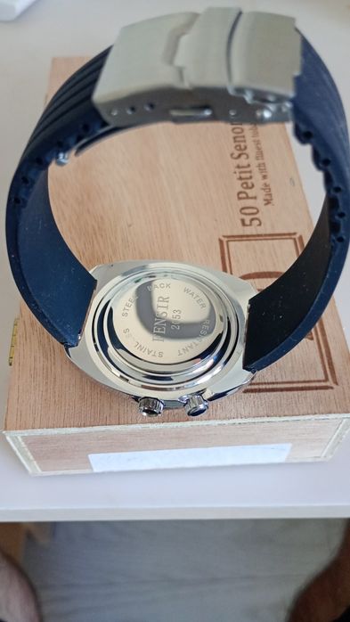 Ceas Fensir cu bezel rotativ, model oriental, 240 roni