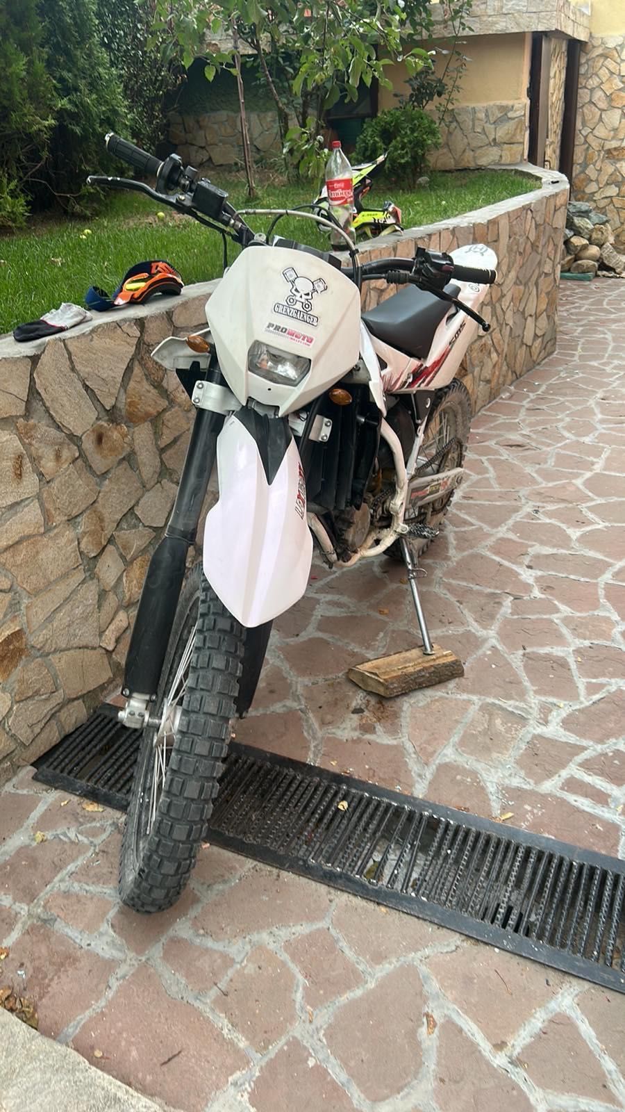 Husqvarna WR125 2Т с фактура