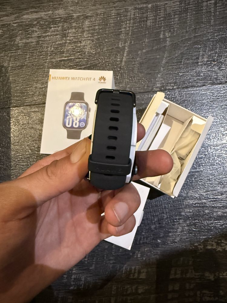 Huawei watch fit 4 - черен НОВ