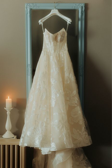 Rochie de mireasă și voal