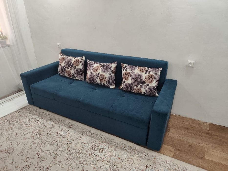 Диван в хорошем состоянии.
