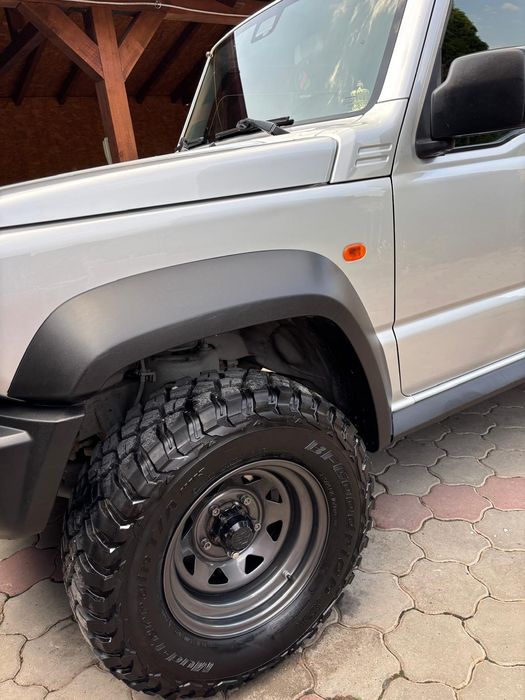 Suzuki Jimny, Autoturism, 4x4, Blocanți.