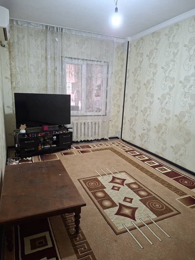 Продается своя 4 х комнатная квартира. Сергели7 рядом с 300 школой