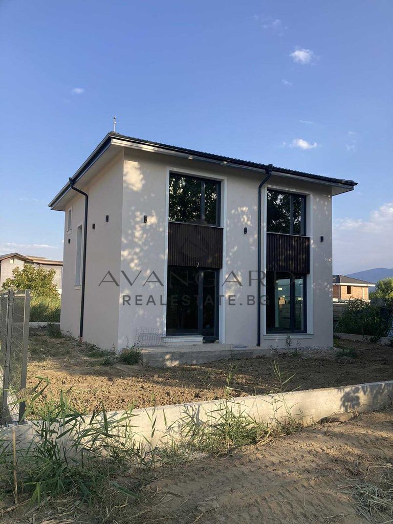 Продава се Къща в Пловдив, Беломорски - 198 кв.м за 1465 €/кв.м - Снимка #1