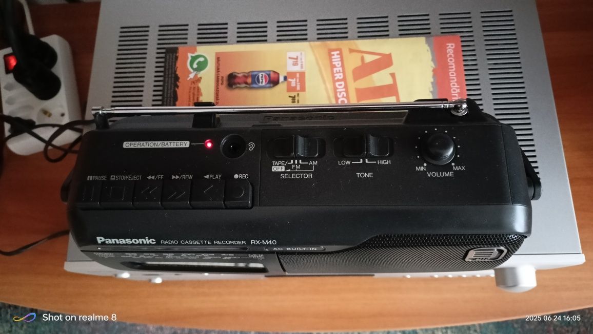 Radiocasetofoane Panasonic-cadou 3 casete audio.