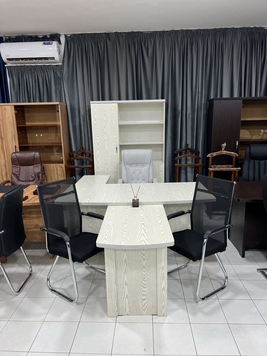 Ofis uchun mebel
