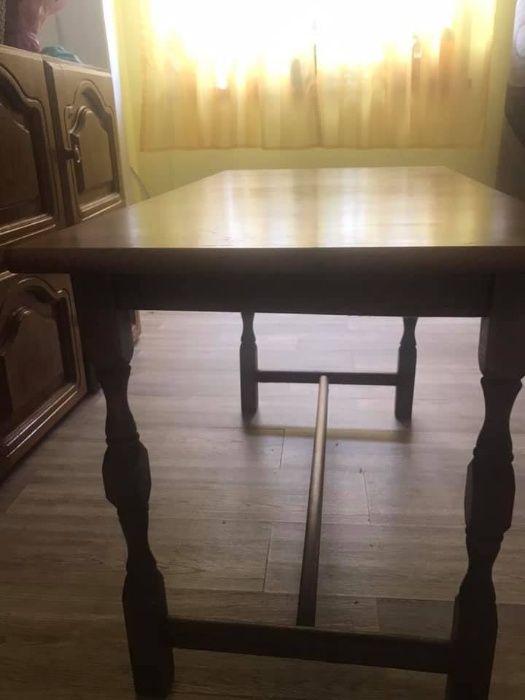 Vând masuță pentru fotolii, puțin folosită, stare foarte bună(impecabi