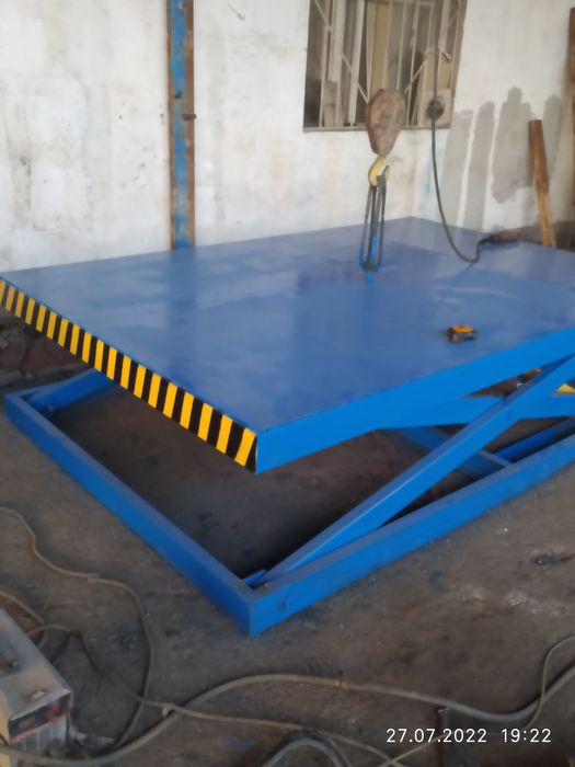 Гидравлический подъемник.