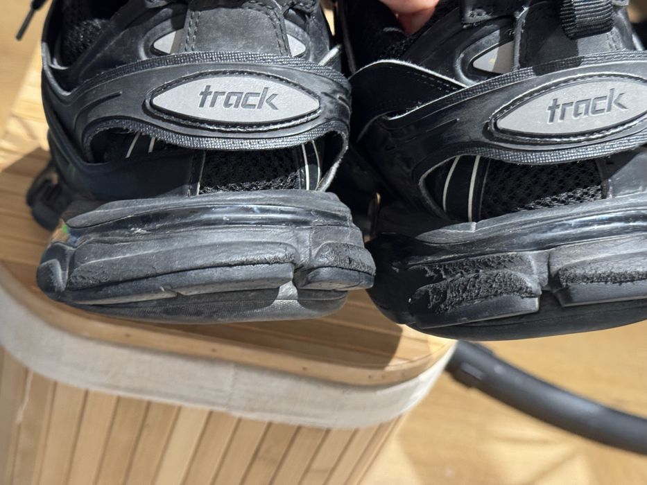 Balenciaga track 43