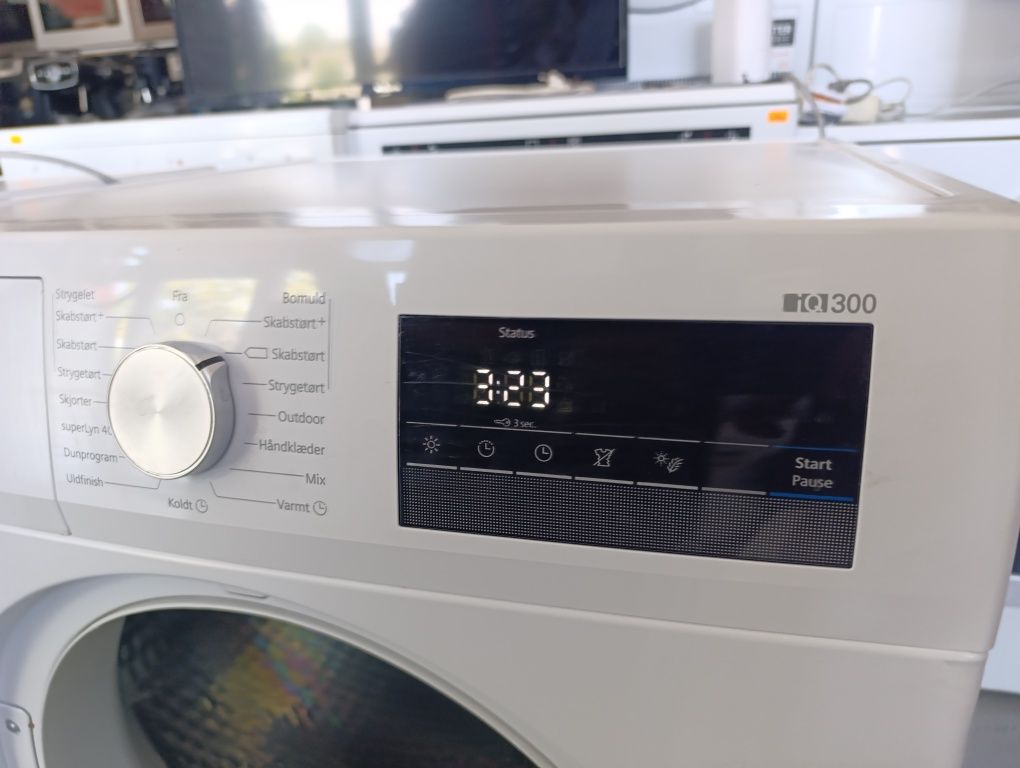 Сушилня с термопомпа Siemens IQ300 iSensoric