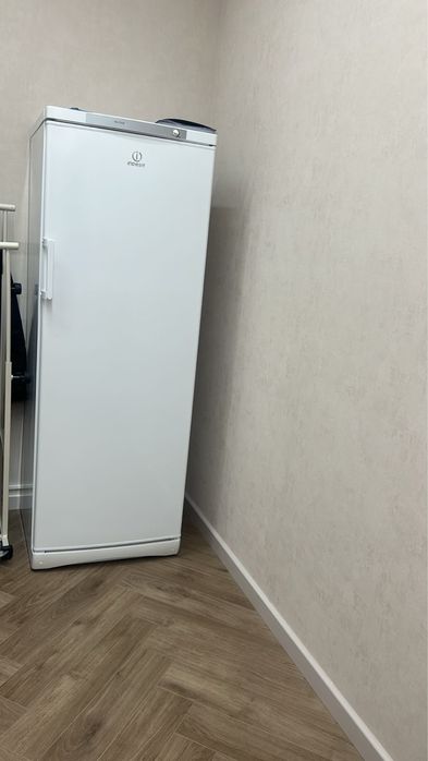 Продам морозильную камеру