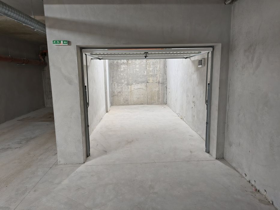 Дава се под наем Гараж / Паркомясто в София, Малинова долина - 18 кв.м за 102 € - Снимка #3