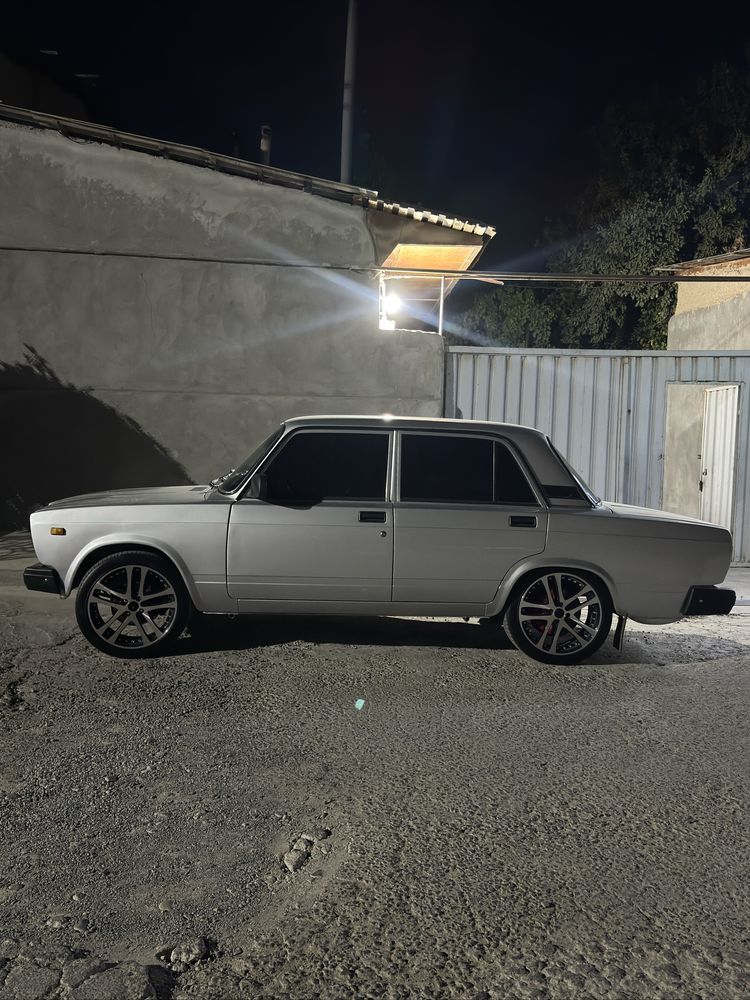 vaz 2107 yili 2012 srochna sotiladi