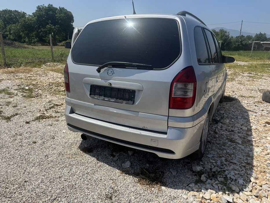 Opel Zafira a 2.0 DTI