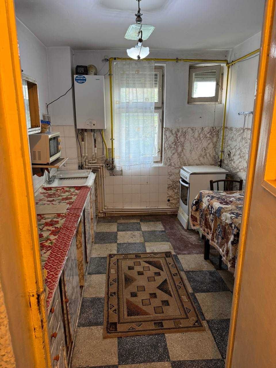 Apartament 2 camere Locatie utila, zona linistita