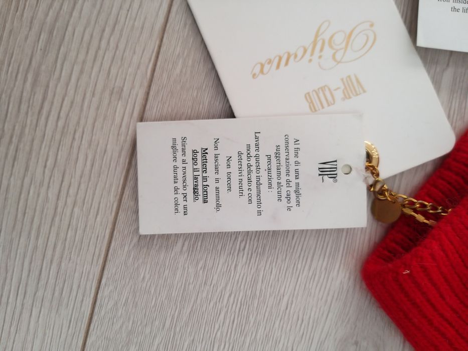 Fesuri Bijoux VDP-CLUB / Disponibil Roșu