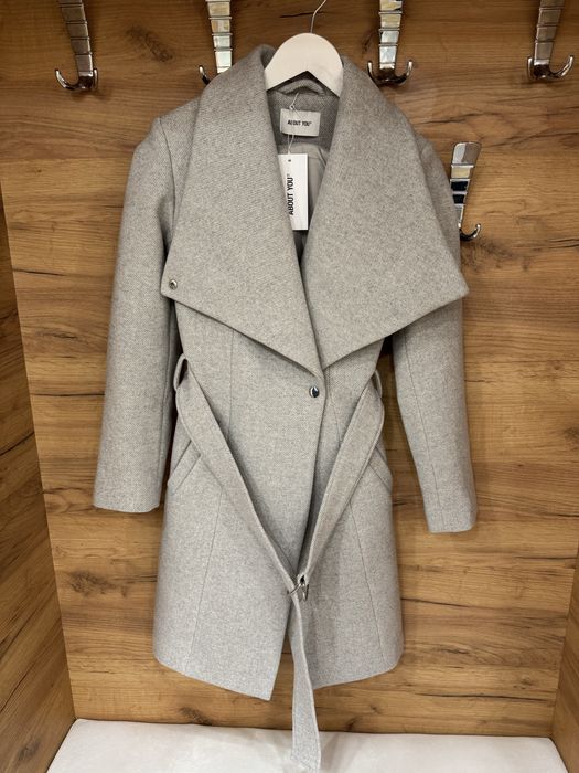 Чисто нова палто на About you.