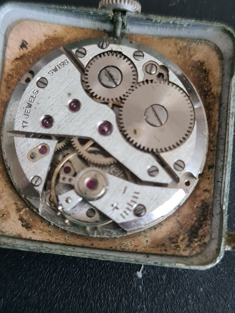 Ceas mecanic vechi