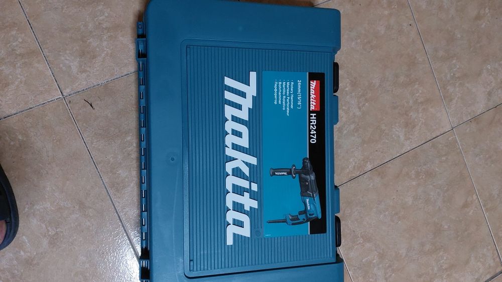 Ciocan rotopercutor Makita HR2470