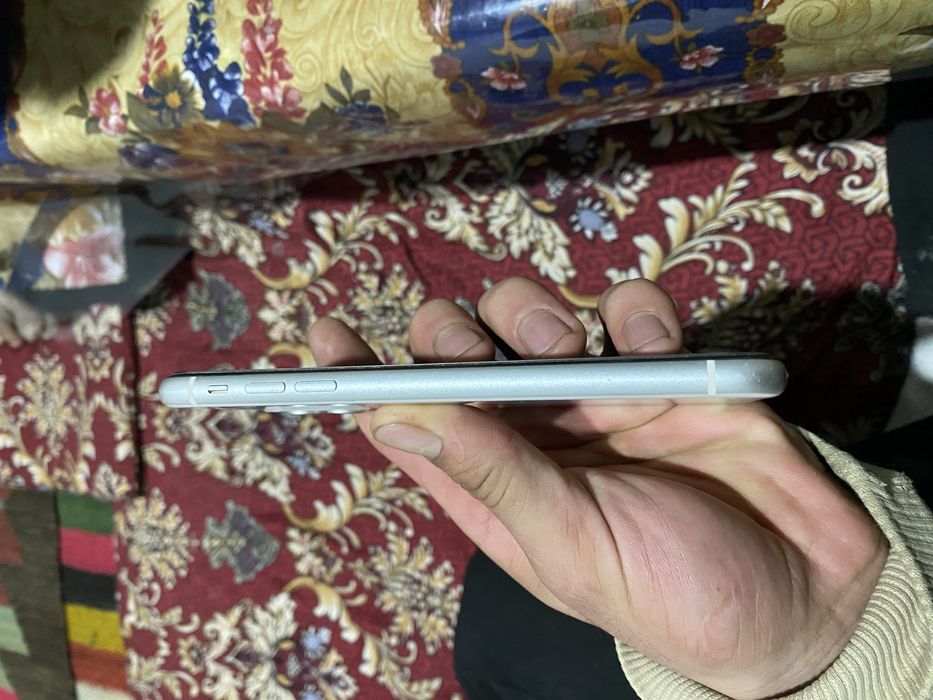 Iphone 11 sotiladi