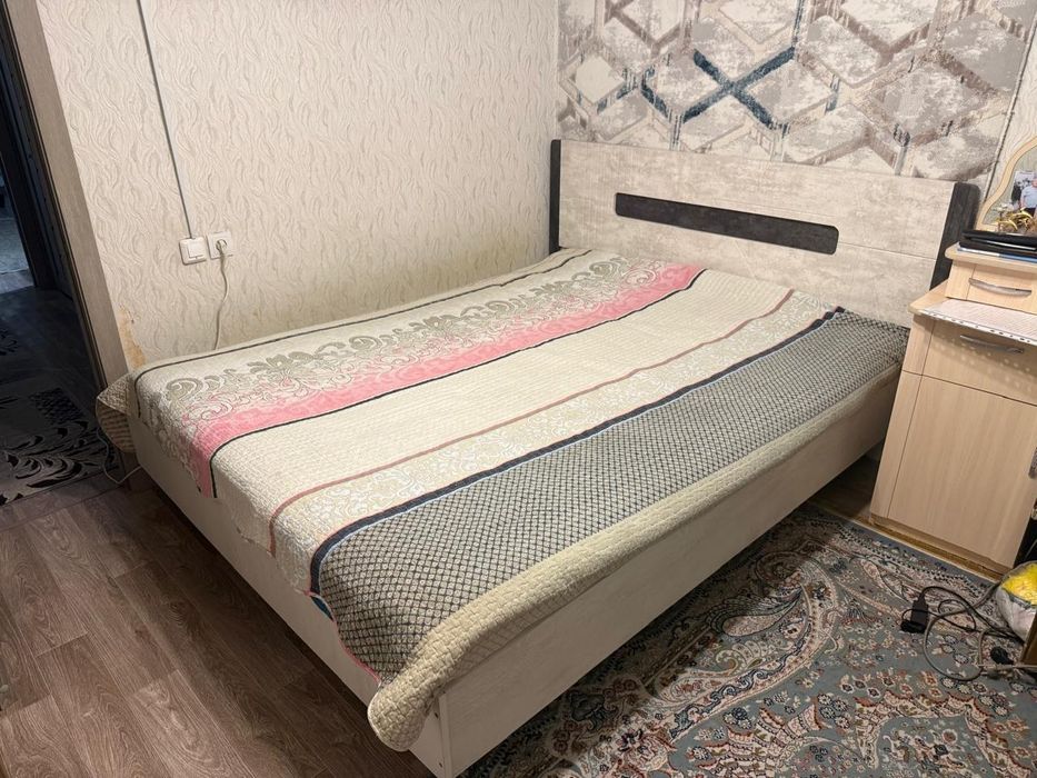 Продам двухспальную кровать