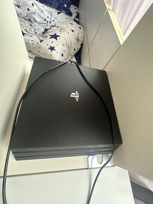 Playstation 4 Pro+maneta