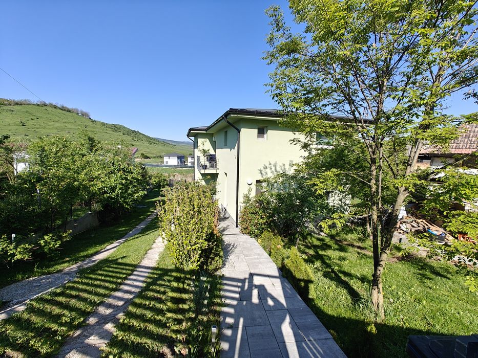 Vând casă la 15 km de Mărăști Cluj satul Pata