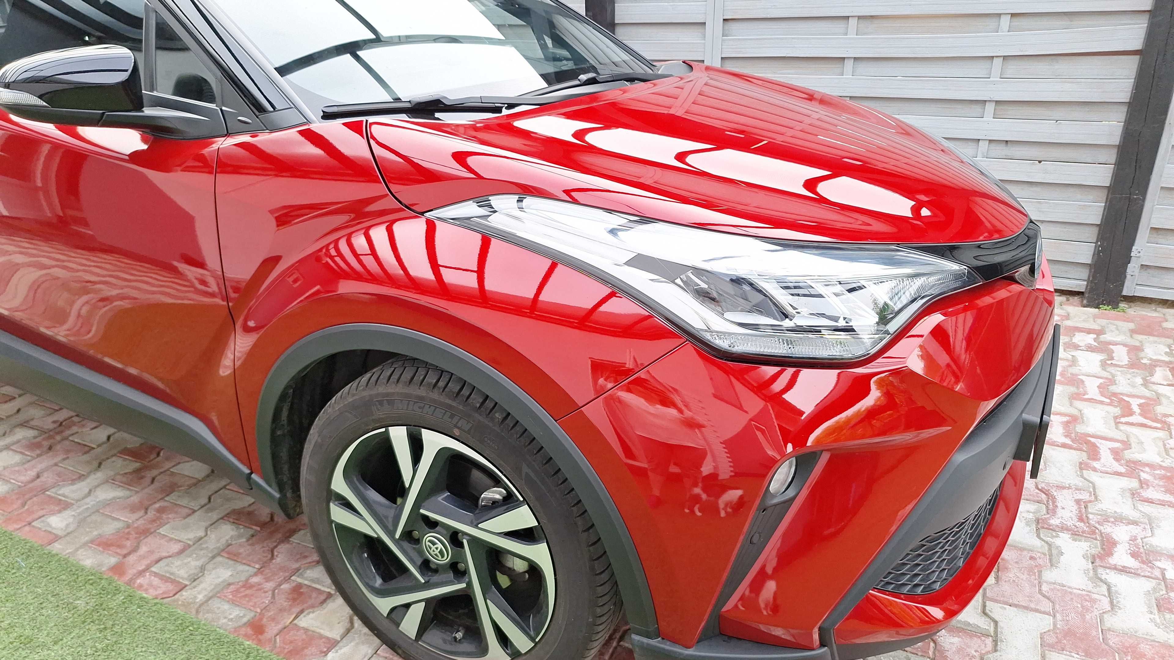 Toyota CH-R hibrid