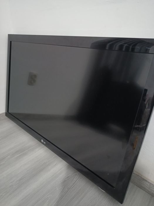 Televizoare diferiți dimensiuni  115/81/60 cm