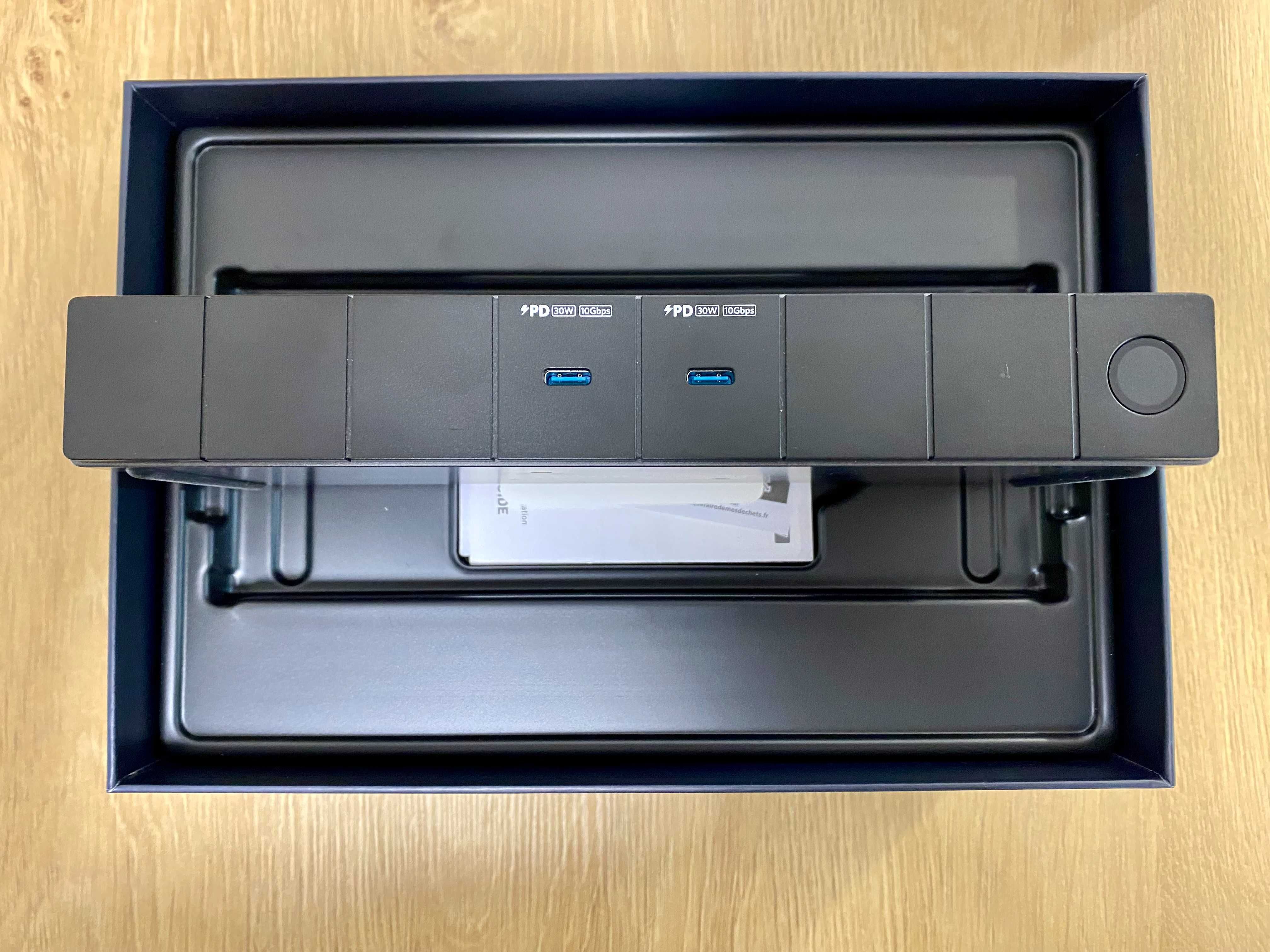 ЧИСТО НОВА ! Докинг Станция Anker 778 Series 7, 12-in-1, Thunderbolt 4