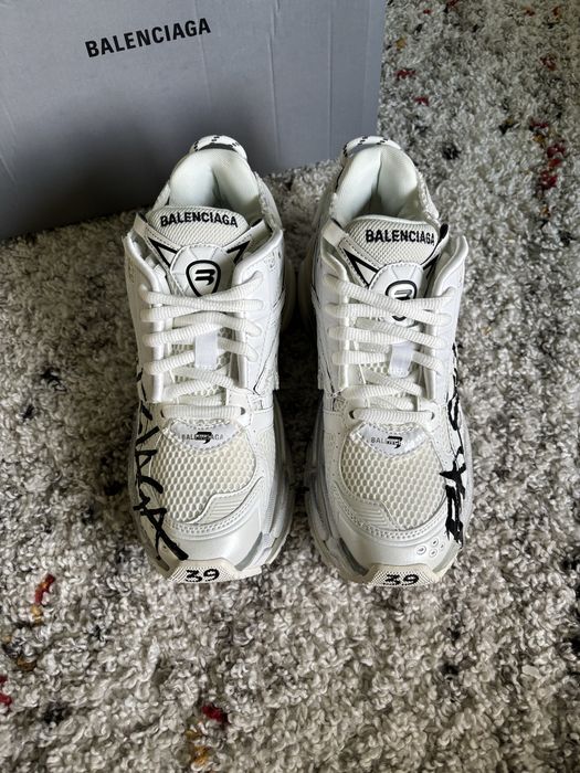 Balenciaga Runner Grafiti size 39
