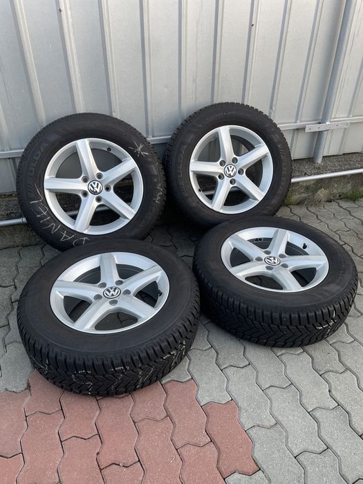 Jante de aluminiu originale VW Tiguan cu cauciucuri de iarna ca noi!