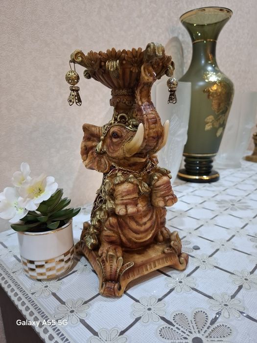 Подсвечник слонёнок