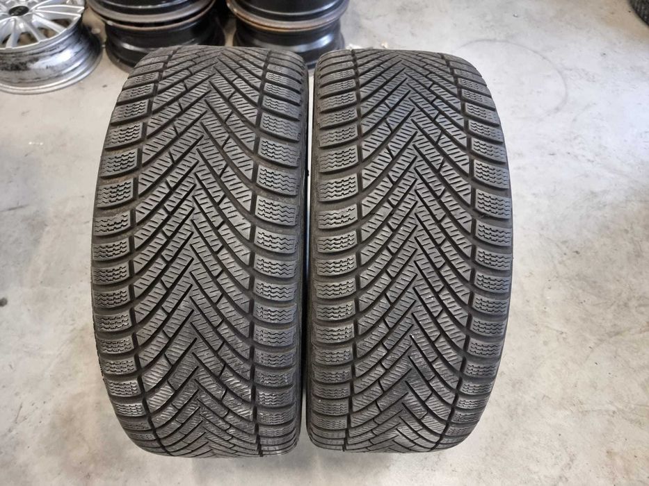 2 Anvelope de IARNA 235.45.18 'Pirelli' [dot 2024] ; stare foarte buna