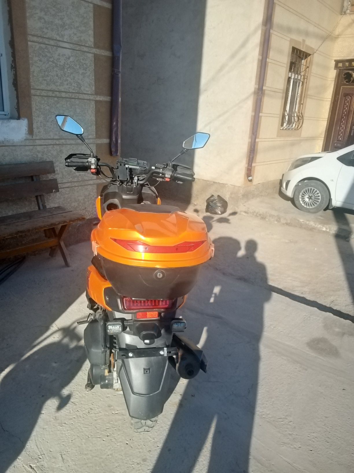 Мотоцикл холати яхши  деталларини алмаштирилмаган