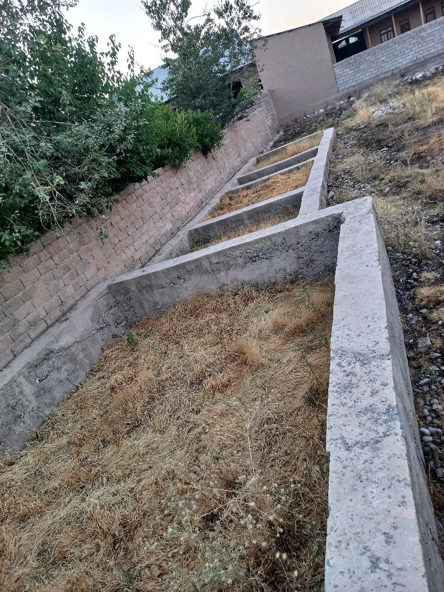 Uchastka sotiladi